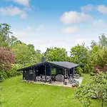 Casa vacanze Cozy In With Kitchen Dronningmølle