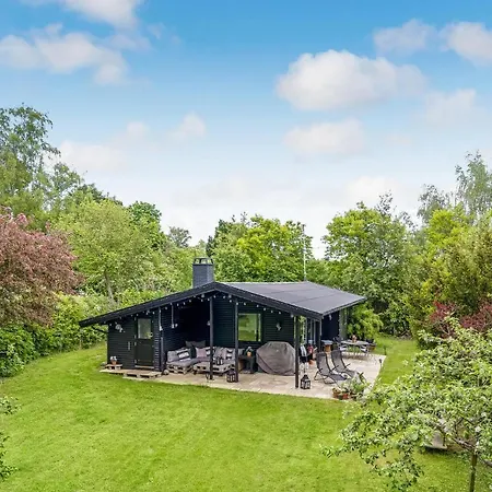 Holiday home Cozy In With Kitchen Dronningmolle